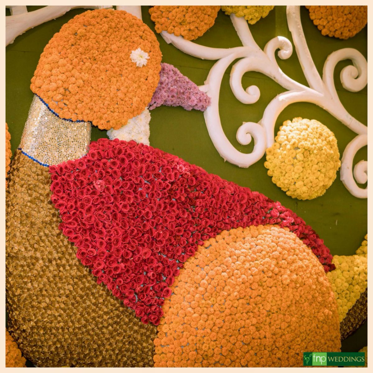 FNP_Weddings's tweet photo. Talk about a traditional haldi set up and we have certain bias for marigolds, gota and elements that spell beauty.

#fnpweddingsandevents #fnpwedding #traditional #traditionaldecor #decorators #weddingseason #decor #love #marriage #weddings #weddingdecor #weddingdecorideas https://t.co/L6moltyVYz