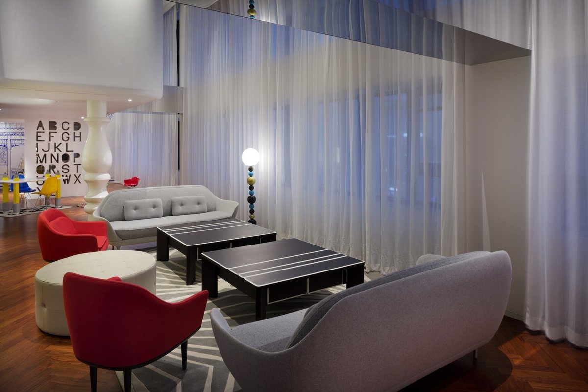 DonLighting's tweet image. 👀Latest residential project in Beijing's bustling Sanlitun by Dariel Studio. It's a colorful 1500 m2 apartment, with an extravagant yet extraordinary décor that pays homage to the client's eccentric personality.
-
See ➽ bit.ly/35ov6Np
#donlighting #darielstudio #lights