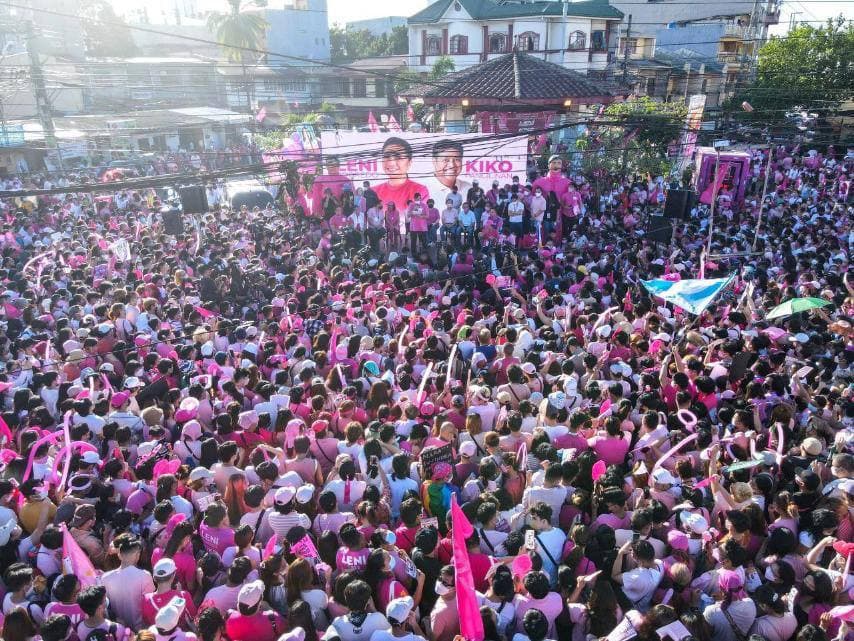 bamaquino's tweet photo. Mahal kong Maynila! Maraming salamat po sa lahat ng dumalo sa Pink Magic of Hope sa Sampaloc, Manila! Hindi sasayangin ng tambalang #LeniKiko2022 ang inyong tiwala.

Tara, Maynila! Ipanalo na natin 'to!

#ManilaIsPink
#AngatBuhayLahat https://t.co/YaNKMlR13N