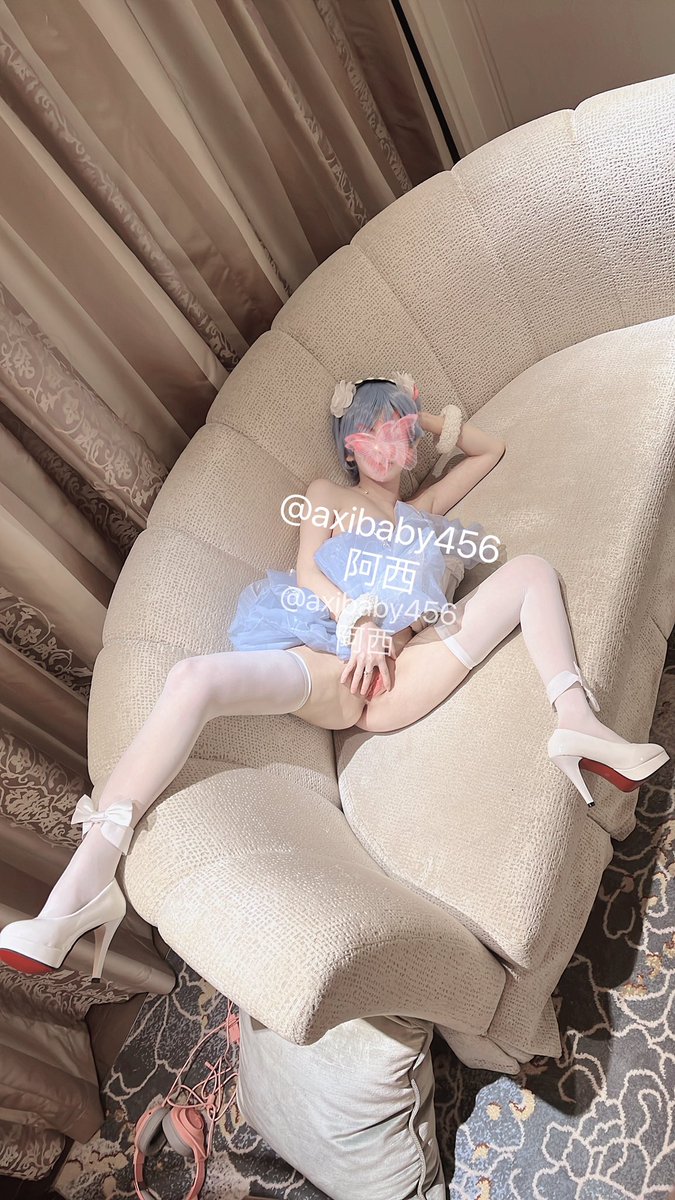 Axibaby456's tweet photo. 蕾姆看多少遍都不过分吧@slutbroadcast https://t.co/VO6sKpg5vI
