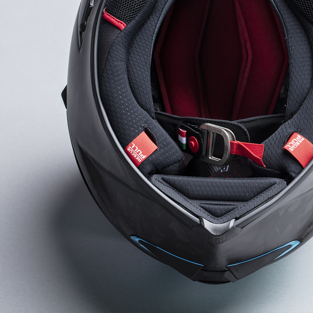 360° Adaptive Fit. Complete fit customization, superior confidence on the track.

PISTA GP RR FUTURO

#AGV #AGVrider #AGVUK