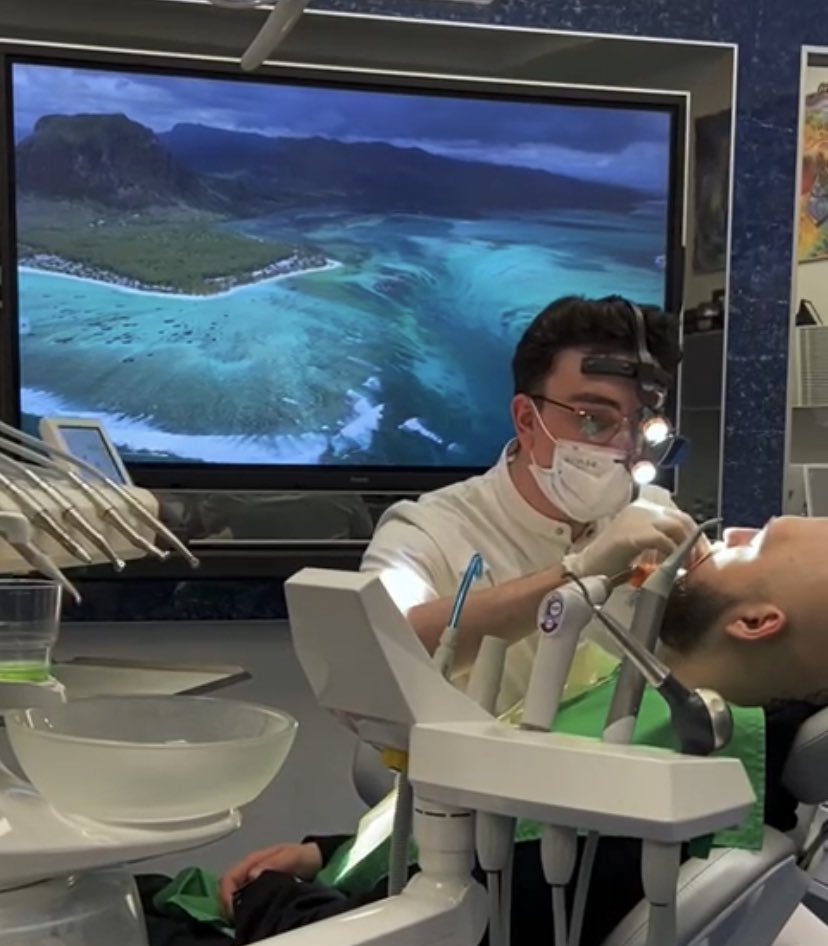 💙РАБОТАЮ СТОМАТОЛОГОМ БЕСПЛАТНО
💛Питер, 7 марта, вечер

Вместо оплаты мне — перевод в ОВД-инфо или гуманитарную службу на ваш выбор

Делаю проф. гигиену полости рта (ультразвук, эйрфлоу, полировка): вместо 3000₽ мне — 1500₽ в фонд

Поделитесь с друзьями, кому интересно