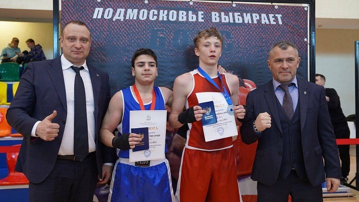 Боксёр Химок Григорий Григорян добился титула чемпиона Подмосковья🥊В Центре единоборств Мытищ на Первенстве Московской обл. по боксу успешно выступил спортсмен Академии бокса Александра Лебзяка, гарантировав себе участие в предстоящем Первенстве ЦФО по боксу✊🏻✅
#Химки #бокс