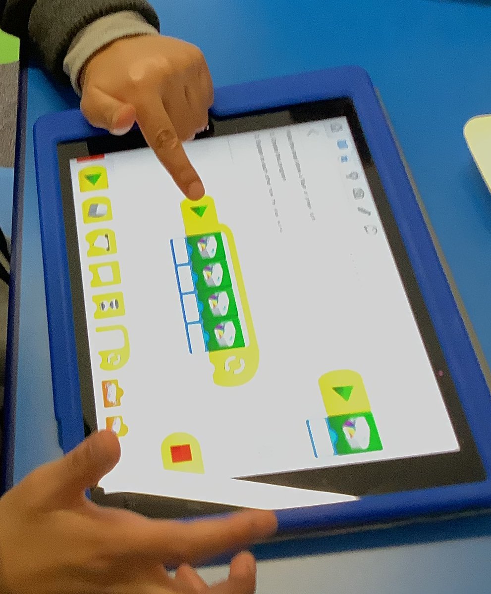 TechnologyDHS's tweet photo. In #CodingClub this week, year 1 have been using #LEGO WeDo to make their #robot snails light up! #WeLoveCoding #coding #EngineeringWeek #Engineering #STEM #teamwork #curiosity https://t.co/WqbuEHlNg4