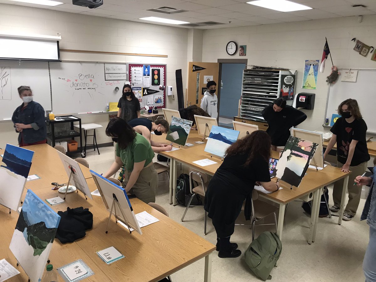 So cool to watch Honors Painting give feedback on acrylic landscapes in progress 🖼 #HSHawksYeah
