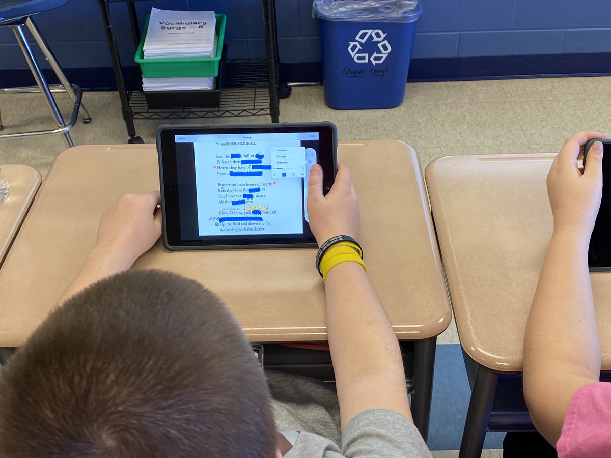 ELCOSchoolIS's tweet photo. Mrs Burkholder and Mrs Shaak worked together with our APPLE trainer to teach students how to use pictures to create poetry.  Students were looking for figurative language and getting more comfortable with poetry. @ELCOSTEMGuy @ELCOmathcoach #AppleEDU @ELCOSupt @BarbDavis2311 https://t.co/ihvkmVWJeQ