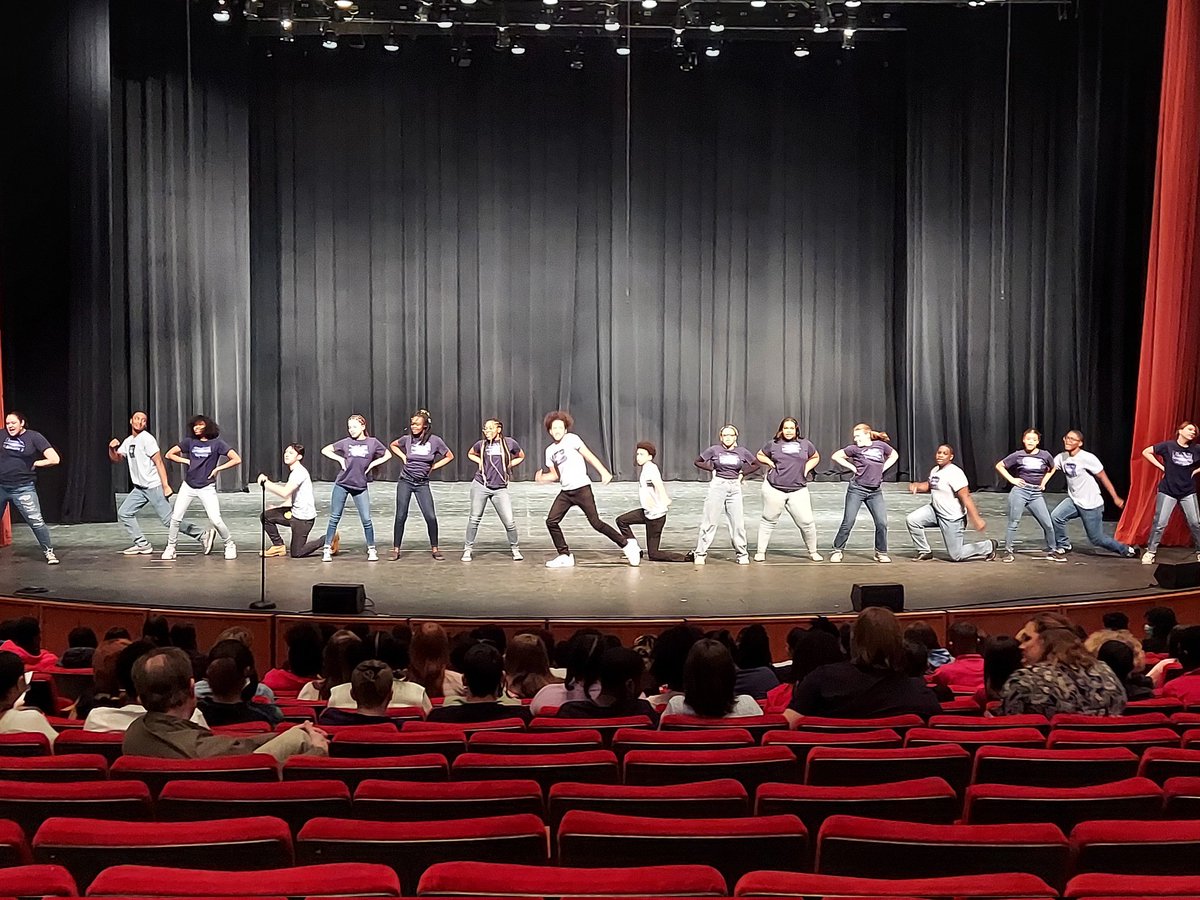 WCPerfArts's tweet photo. We're excited to be hosting 8th graders from @CrestonIMS, @RaymondParkIMS, and @StonyIMS Middle Schools as we demonstrate some of the many @WCPerfArts opportunities available to them next year! @WCHS_2026 #ArtsMatter https://t.co/pV6gVFpIuR
