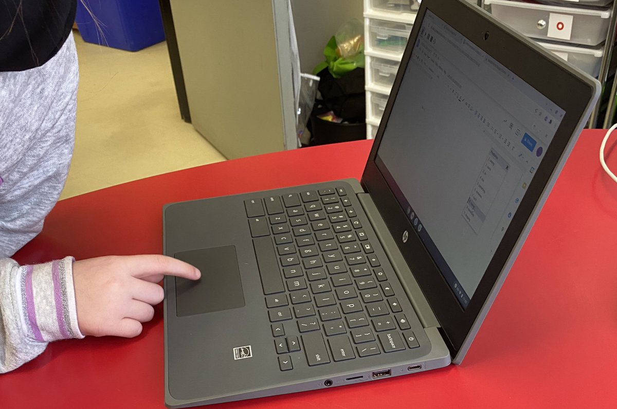 MrsP_SLES's tweet image. So grateful that #googlereadandwrite is available for ALL students now. Today we looked at using the word predictor and talk and type to support when writing 💻 ✍️