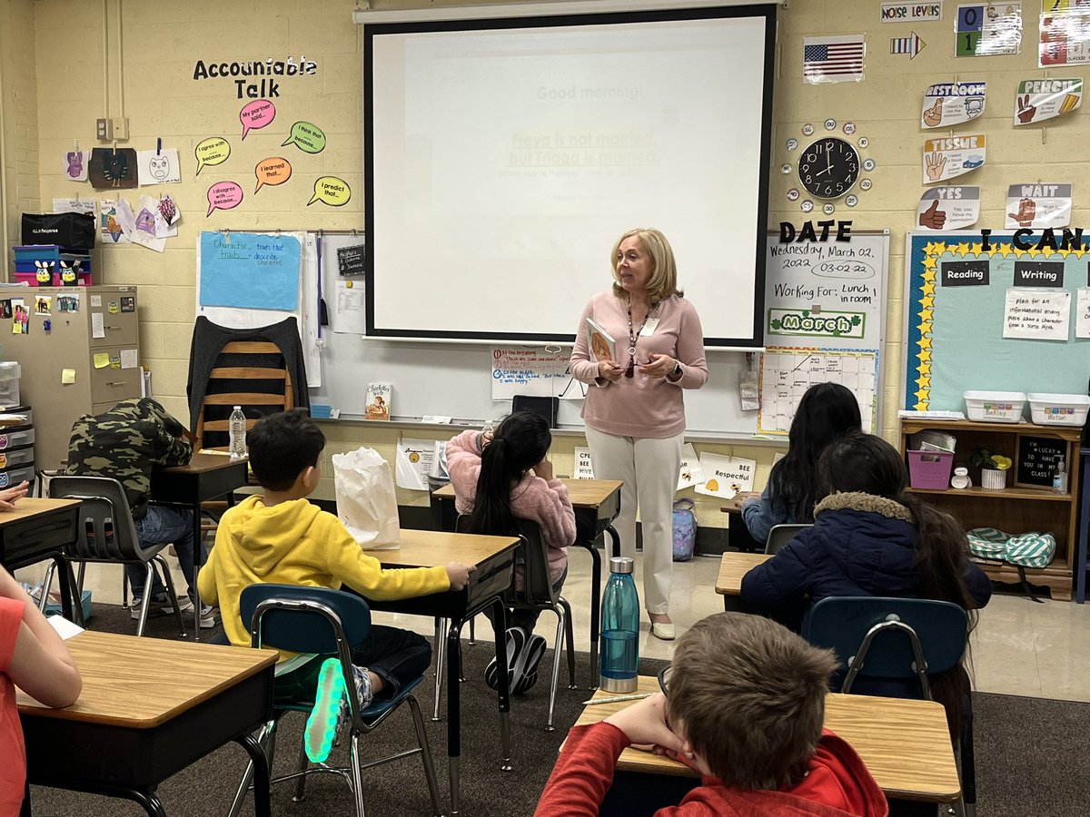CPES_RCSTN's tweet image. Thank you to all of our guest readers for coming to read to our students today. Our students loved hearing the stories this morning to kick off Read Across America Day!
#TNloveslearning #WeareRCSTN
