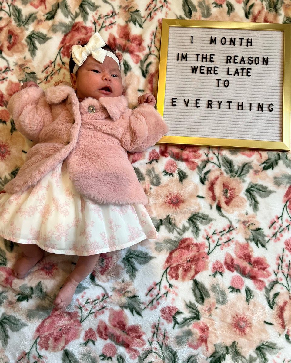 taylormontes_'s tweet photo. 1 month old 😭😭 https://t.co/SFQzaBWPBo