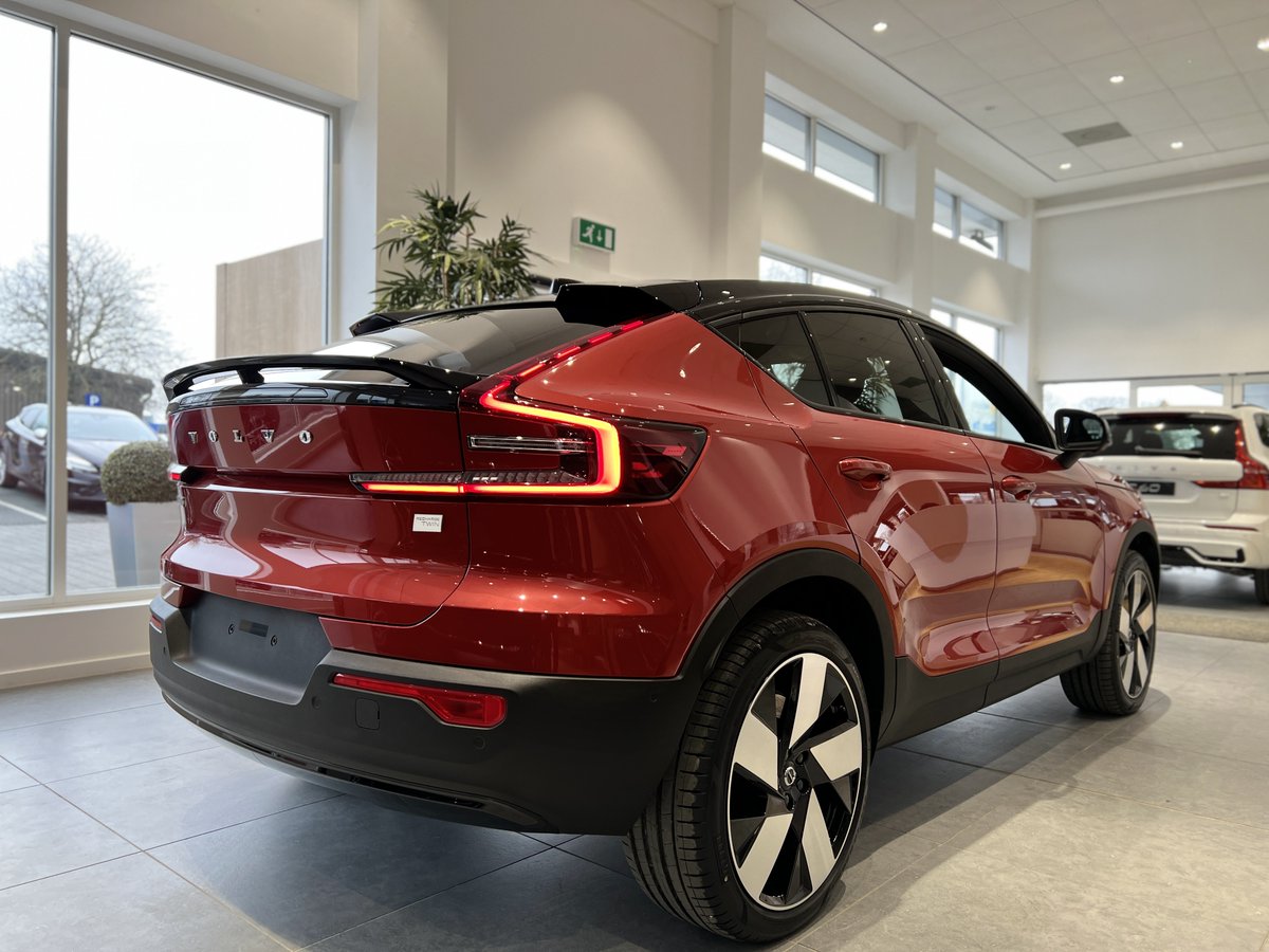 RayChapmanVolvo's tweet photo. We are getting ready for our #Volvo #ZeroOmissions Electric Car weekend with this stunning #FusionRed ##C40. To book your appointment go to: https://t.co/86gELIRO5z
#Volvo #NewCar #EV #ElectricVehicles #VolvoC40 https://t.co/qsRF3RuoZS