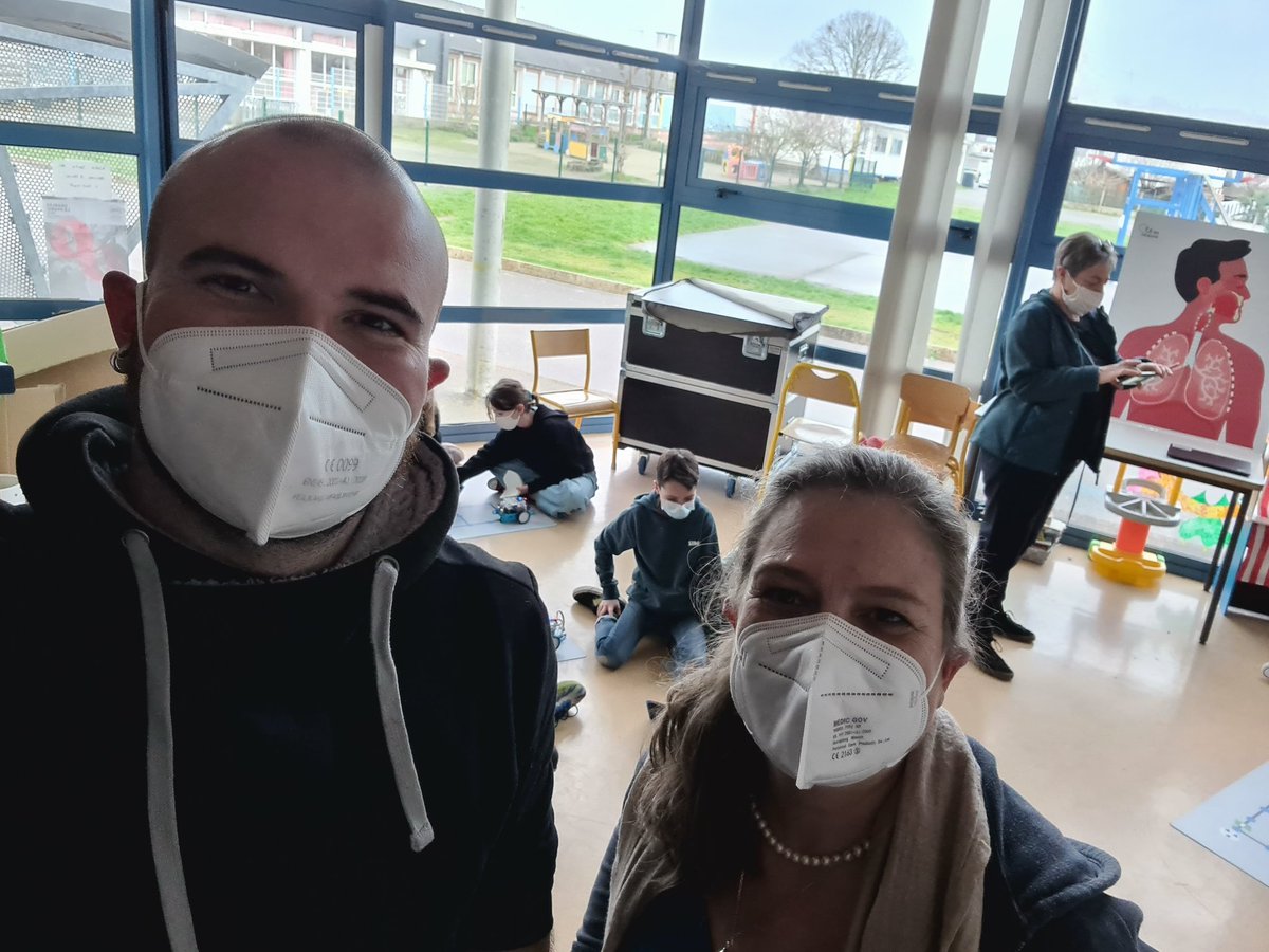Heureuse d'accompagner l'apprentissage de la programmation auprès du public scolaire grâce aux ateliers itinérants de la <a href="/Citedestelecoms/">Cité des Télécoms</a> 👌🚚 <a href="/etchoungui/">Elizabeth Tchoungui</a> <a href="/albanmartin/">Alban Martin</a> <a href="/fcosson2/">francoise cosson</a> <a href="/DPouponneau/">delphine pouponneau</a> <a href="/ldelavison/">Ludivine Chevy de Lavison</a> <a href="/ViolaineCogneau/">Violaine Cogneau</a>