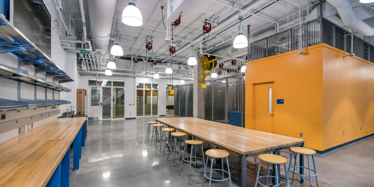 PivotalLighting's tweet photo. Featuring an array of purpose-built #lighting design elements, decorative pendants incorporated throughout the #makerspaces at @DukeU's Wilkinson Building provide higher levels of illumination while evoking an industrial aesthetic. Read more here >> https://t.co/JauyvAa40B https://t.co/Rb2PkOQ0VU