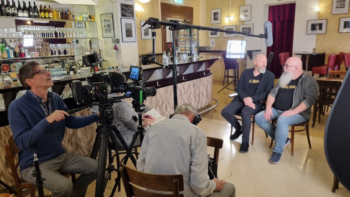 Was ist denn da schon wieder los? #mercicherie #podcast #eurovision #ontvlater