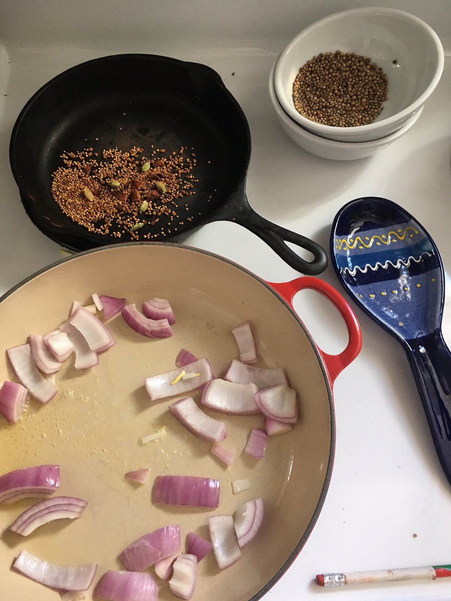 mrcycology's tweet image. feeling very inspired in the kitchen, working on a few dishes for supper - nothing to do with the elephant in the corner! #needtofoldlaundry #itsclean #halfdone