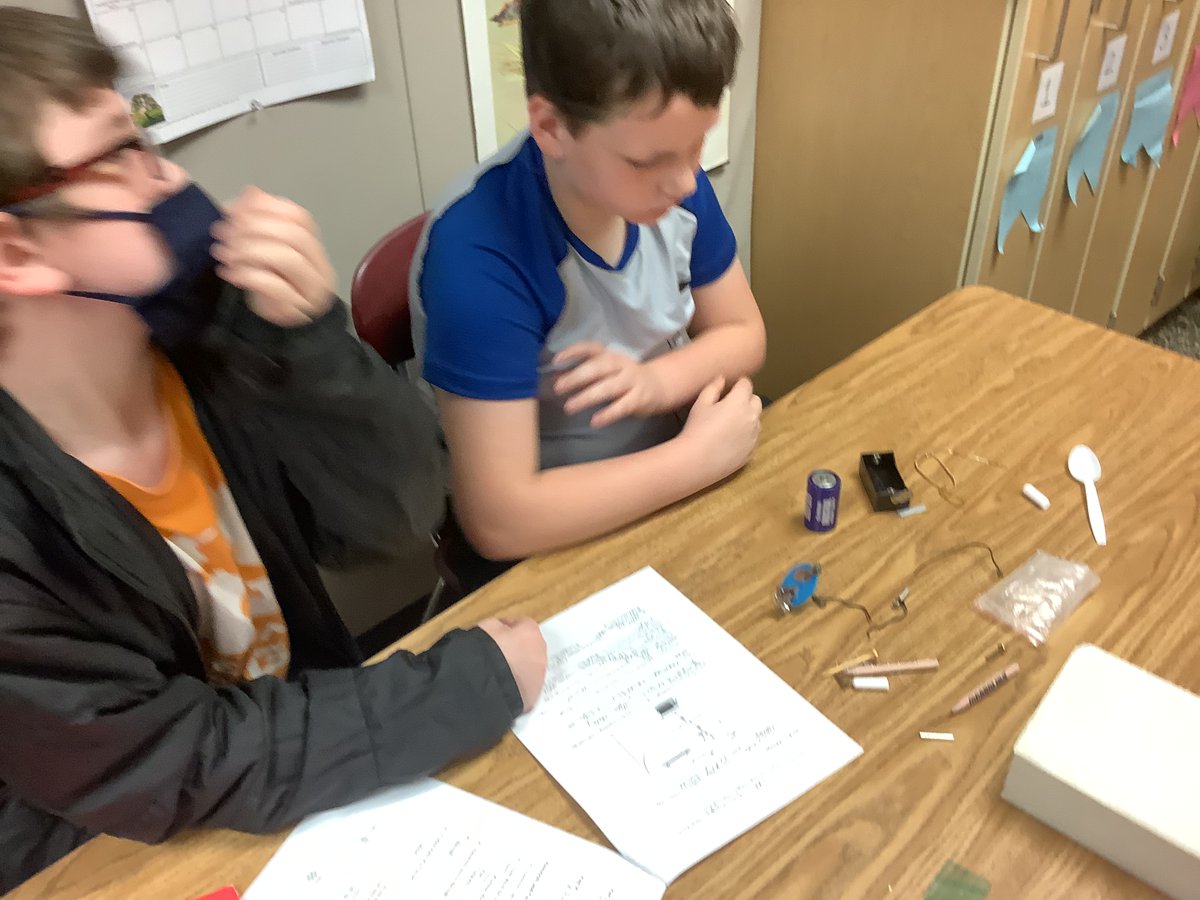 LEIBSTEM's tweet photo. Today is “Mystery Box” day.  Students were given a box of materials to answer the question “Can I make a light bulb light?”  Some objects were useful while others were not.  Perseverance and collaboration were in full display to solve this problem.   @dasdleib @LIU12_STEM https://t.co/4bVygb8iMj