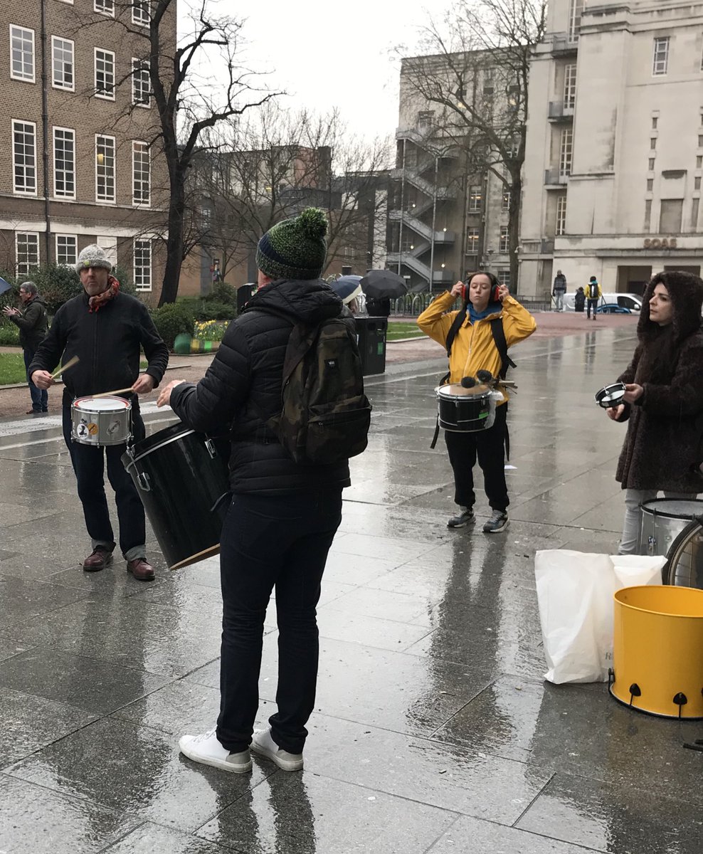 DivestBirkbeck's tweet photo. @XRebellionUK drums to kick us off! #divestbirkbeck #hellobirkbeck #hellognd #greennewdeal @peopleandplanet @BirkbeckUnion https://t.co/1lFlxd14gH