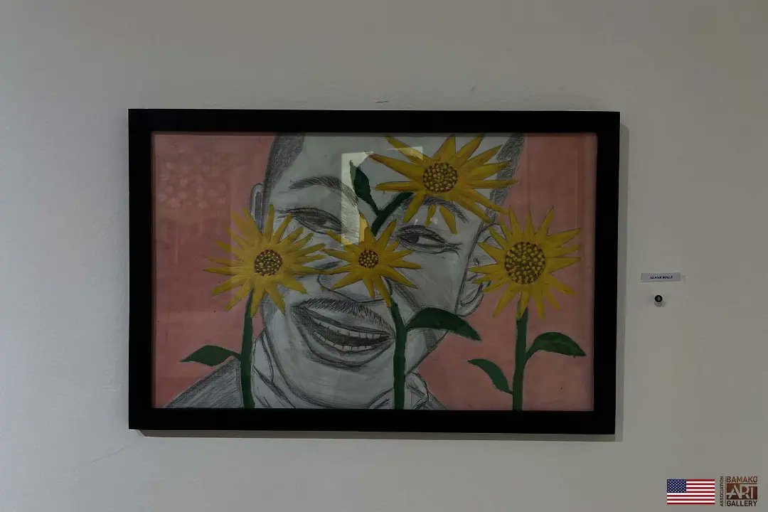 BagAssociation's tweet photo. A VOS AGENDAS ! 🤩
C'est l'heure des visites de l'exposition collective du projet KING STREET IN BAMAKO.
Venez vite découvrir la créativité de nos jeunes étudiants.😊

Avec le soutien de l'@USEmbassyMali

#BamakoArtGallery #kingstreetinbamako #cooperation #Mali #usa #art #culture https://t.co/rIccnOygFL