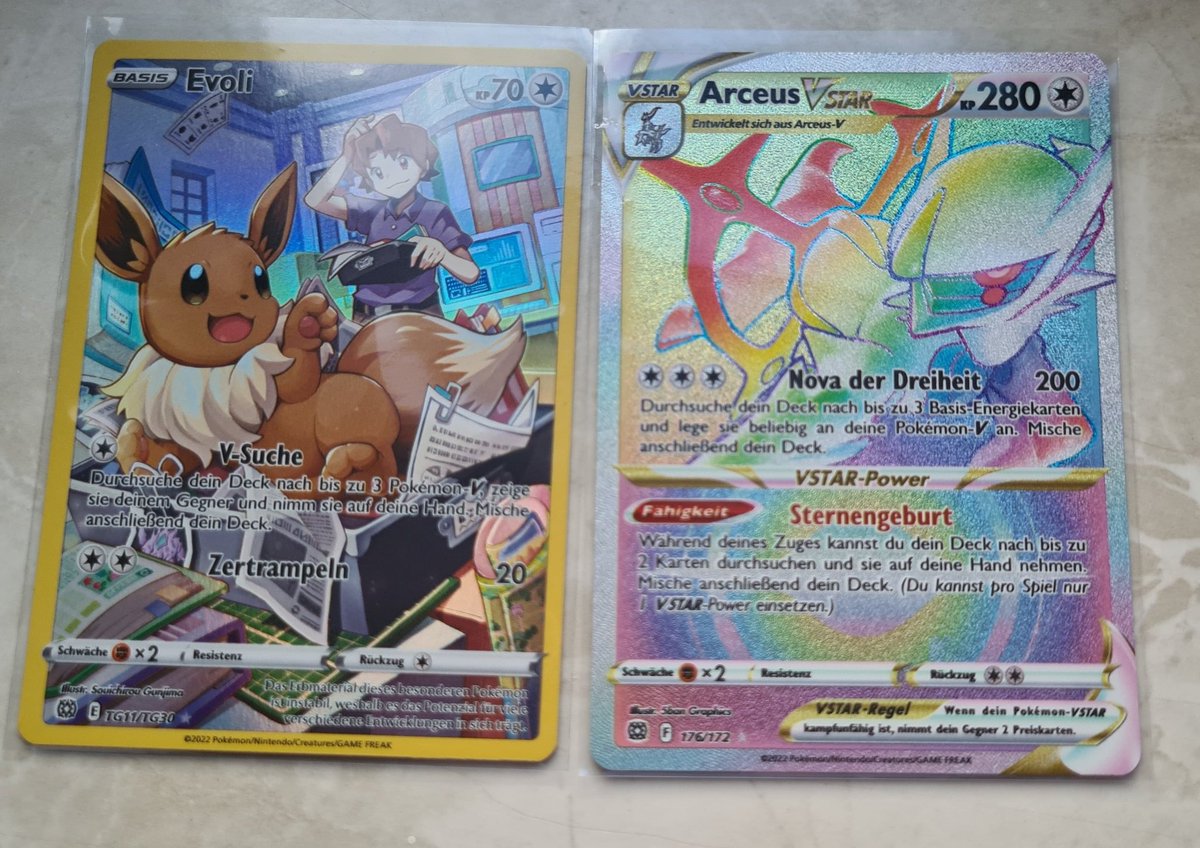 Miiruto's tweet photo. Got 8 Packs yesterday from my first money I earned at my job and... #Pokemon #PokemonSwordShield https://t.co/HODJWcFRg6
