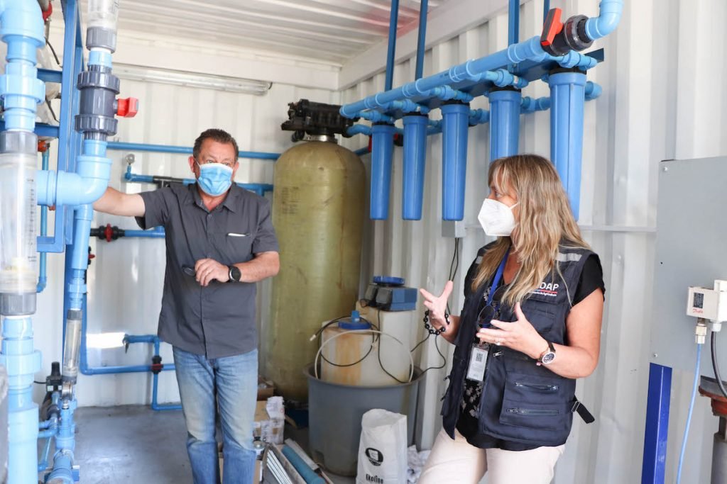 🌱 ¿Agua de mar para cultivos agrícolas? En Ñuble ya se instaló una planta desaladora piloto que con energías renovable permitirá regar hortalizas, gracias a la alianza entre la <a href="/UdeConcepcion/">Universidad de Concepción</a> e <a href="/IndapNuble/">INDAPÑuble</a> ☀️ 💧 🍅 
noticias.udec.cl/udec-lidera-pr…