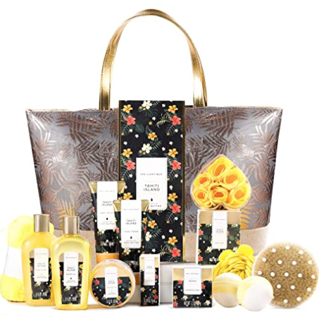 KTBookReview's tweet photo. Need a new book/beach bag for 2022? Spring Break is just around the corner! This tote comes filled with goodies 🙂 Save 55% on select product(s) with promo code 55VGHLQ8 on Amazon - https://t.co/eL0Nwi82lk https://t.co/KPSaRoUIUB
