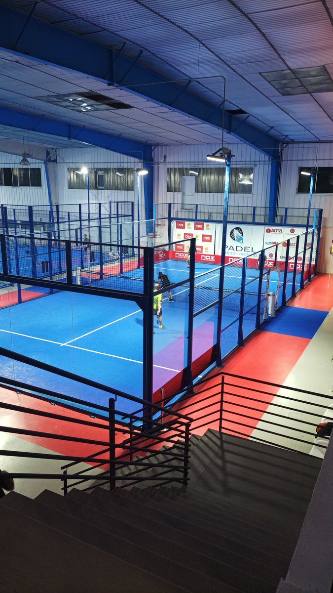 💙💙Avui torna la competició de la lliga de veterans de la <a href="/FCatalanaPadel/">FCP - Federació Catalana de Pàdel</a>  i debutarem a  casa nostre, el <a href="/PadelMataro/">Padel Indoor Mataro</a>.
Ens visiten els amics del <a href="/santjustpadel/">Sant Just Padel Club</a>, i ben segur gaudirem de grans partits i passarem una bona estona.
Sort a tots i a gaudir!
Som-hi amb tot equip!!!💪🔥