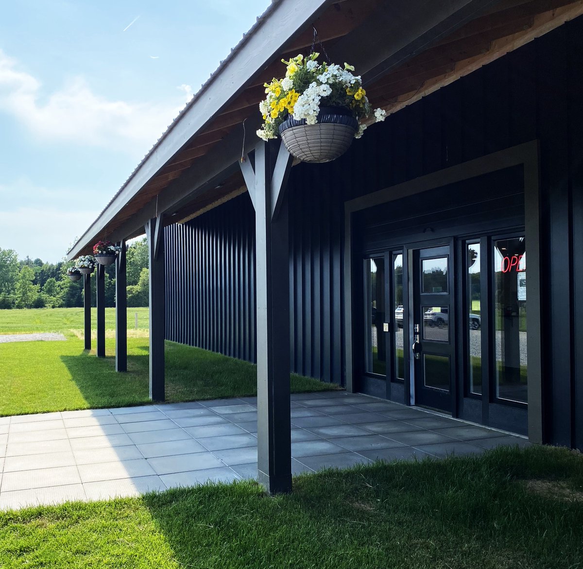 Spring is in 18 days!! 😍
Our Frisky Beavers are looking forward to live music, flowing wine, David's food truck, and of course...patio weather 🍷🧀⛱
Keep an eye out for some special things we have in the works for this summer 😉
@davidsrestaurantportdover  #shopnorfolkcounty