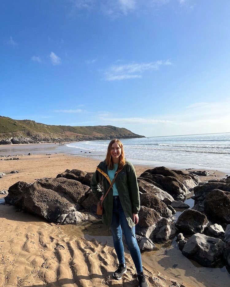 Some blue skies to cheer us all up on this rainy Wednesday with a study abroad spotlight…one our visiting students from <a href="/michiganstateu/">MSU</a> 🇺🇸 is loving her semester studying abroad at <a href="/SwanseaUni/">Swansea University</a> 🏴󠁧󠁢󠁷󠁬󠁳󠁿 so far! #ourswansea #weareinternational #studyabroad #swanseauniglobal
