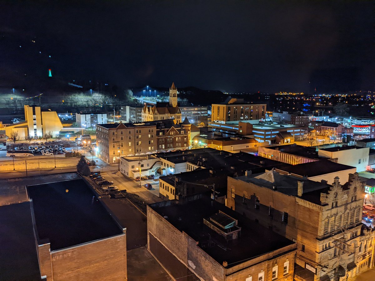HWebbJrPhotos's tweet photo. Night view of Parkersburg, WV
#Urbanscape | #NightPhotography https://t.co/LWDXYkP1oJ