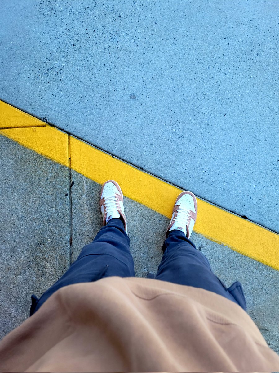 Where do my dunks go. Sorry I'm not on a skyscraper 900 ft up, but I am freakishly scared of that height 😅
I'll stick to ground level painting 👨‍🎨

Respect for <a href="/DrifterShoots/">Drift</a> and congrats 😊