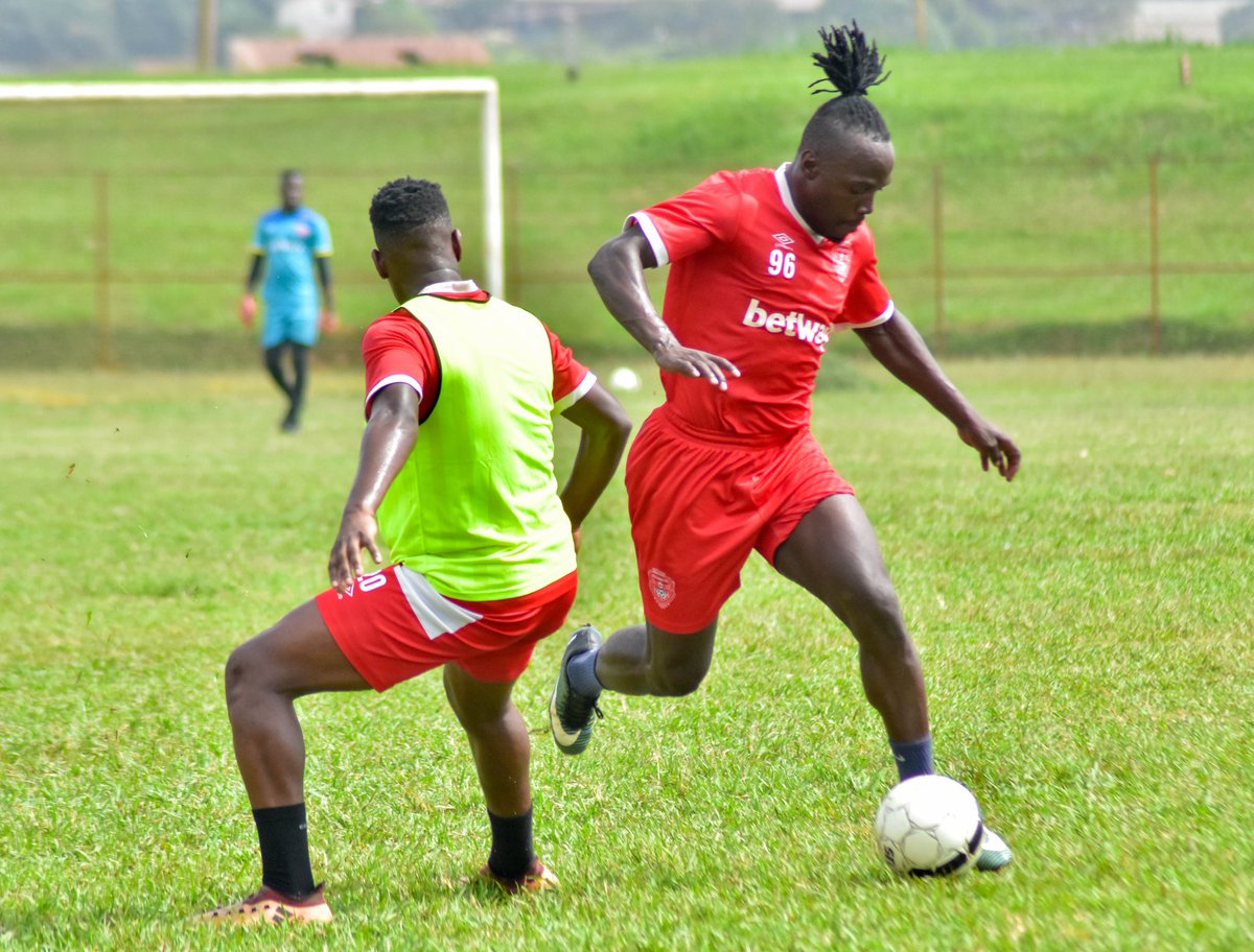 ExpressFCUganda's tweet photo. 📸 #EXPKCC #MukwanoGwabangi 🔴🦅 https://t.co/ZWKxvQgE8f