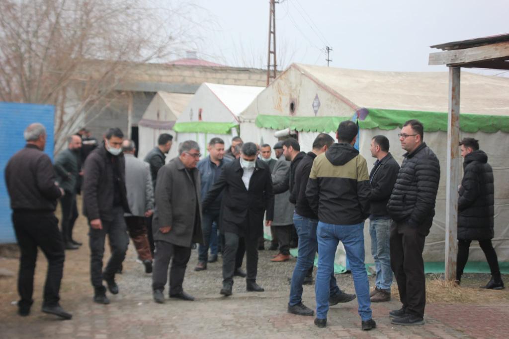 akemalayaz's tweet photo. Teşkilatımız mensuplarıyla taziye yerlerini ziyaret ederek, başsağlığı dileklerimizi ilettik. https://t.co/u3sMYDFtDa