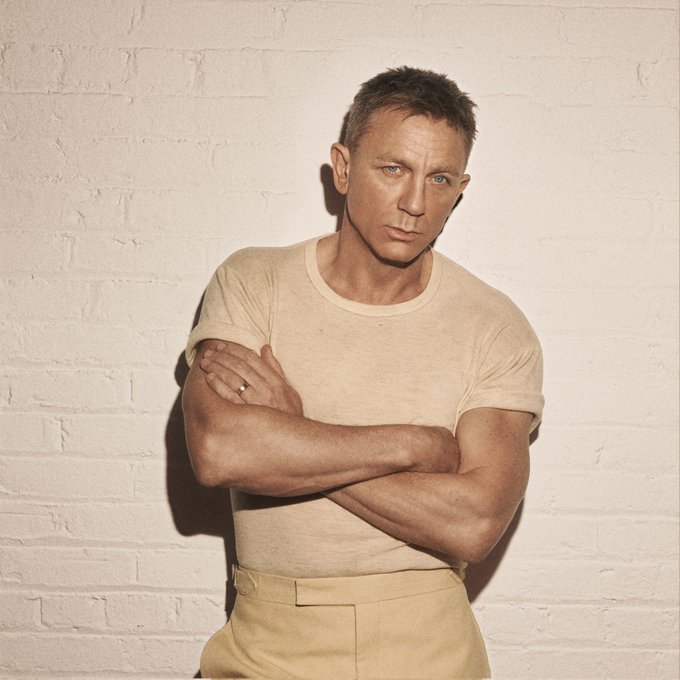 Happy Birthday Daniel Craig. Who can forget the time he paid tribute to Roger\s all-beige look? 