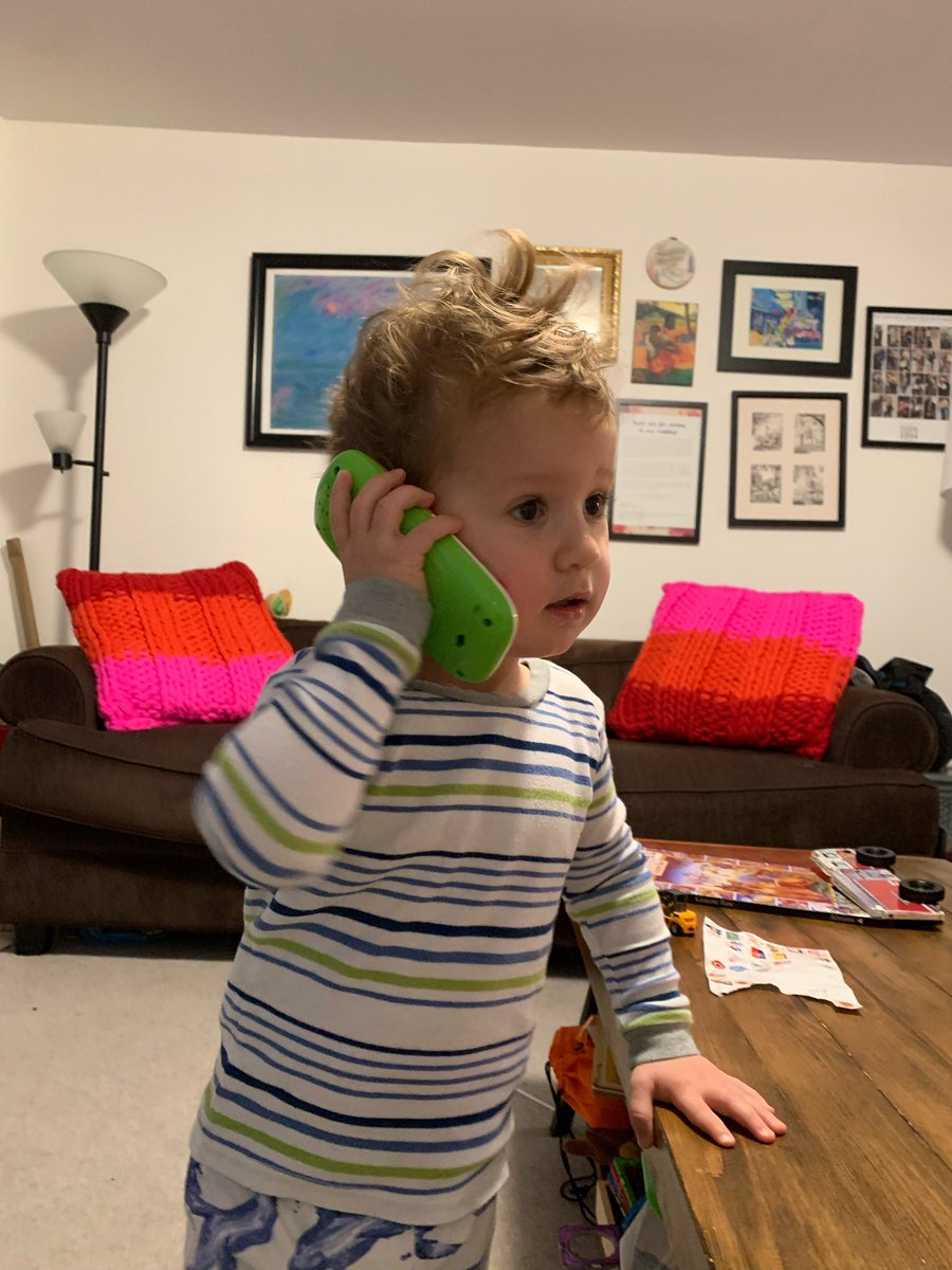 carolynlevine's tweet photo. @CarolineMoss Pippin would beg to differ. Just pick up the phone and call any dog you want! (He’s calling the neighbor’s dog in these pictures) https://t.co/XErrWbXixD