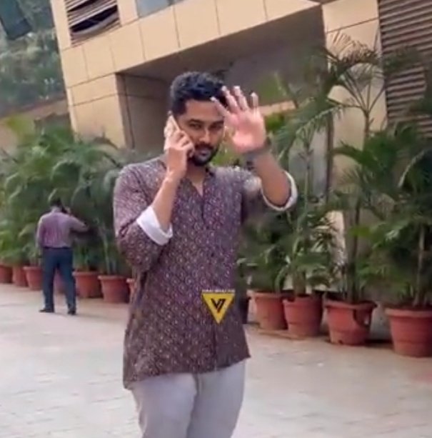 serenphany's tweet photo. Omi says hi to his stans.. 

#TejRan 

RULA DETI HAI OUT TOMORROW https://t.co/DHsfc9eb5H