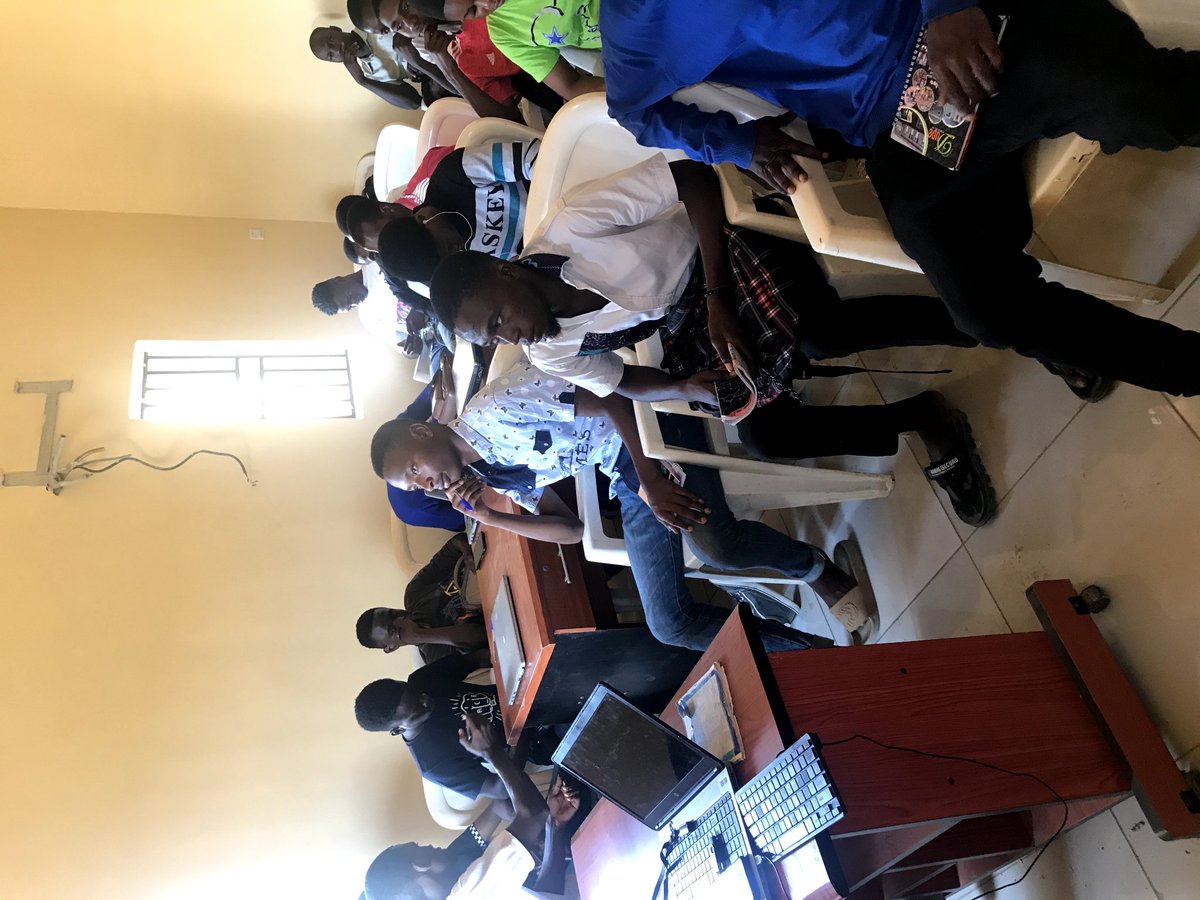 LautechDataSci's tweet image. LDC commenced her training for new set of students on Saturday, 26th February 2022, during which the team lead @BToluwanimijay addressed the students on the importance of being motivated by problem solving rather than money.s