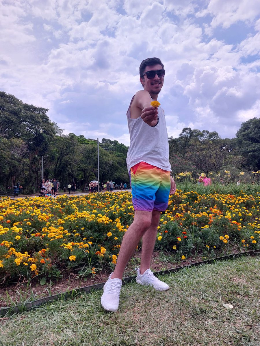leandoroos's tweet photo. O dia de ontem foi incrível. Melhor carnaval de todos 🏳️‍🌈
#pride #LGBT https://t.co/U9Kus736l6