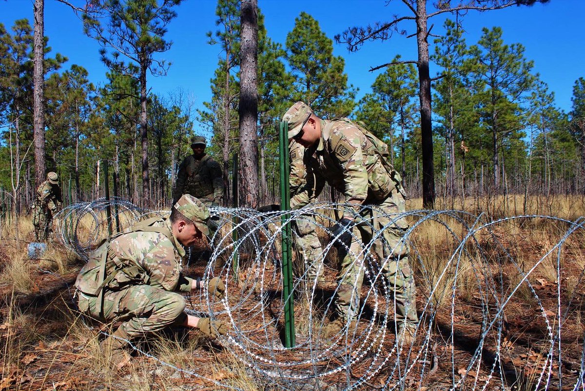 127th_AEB's tweet image. Bravo Company conducted spoil removal as well as triple strand Concertina Wire obstacle building. Awesome training for our Engineers!! #devilstrike #SLTW