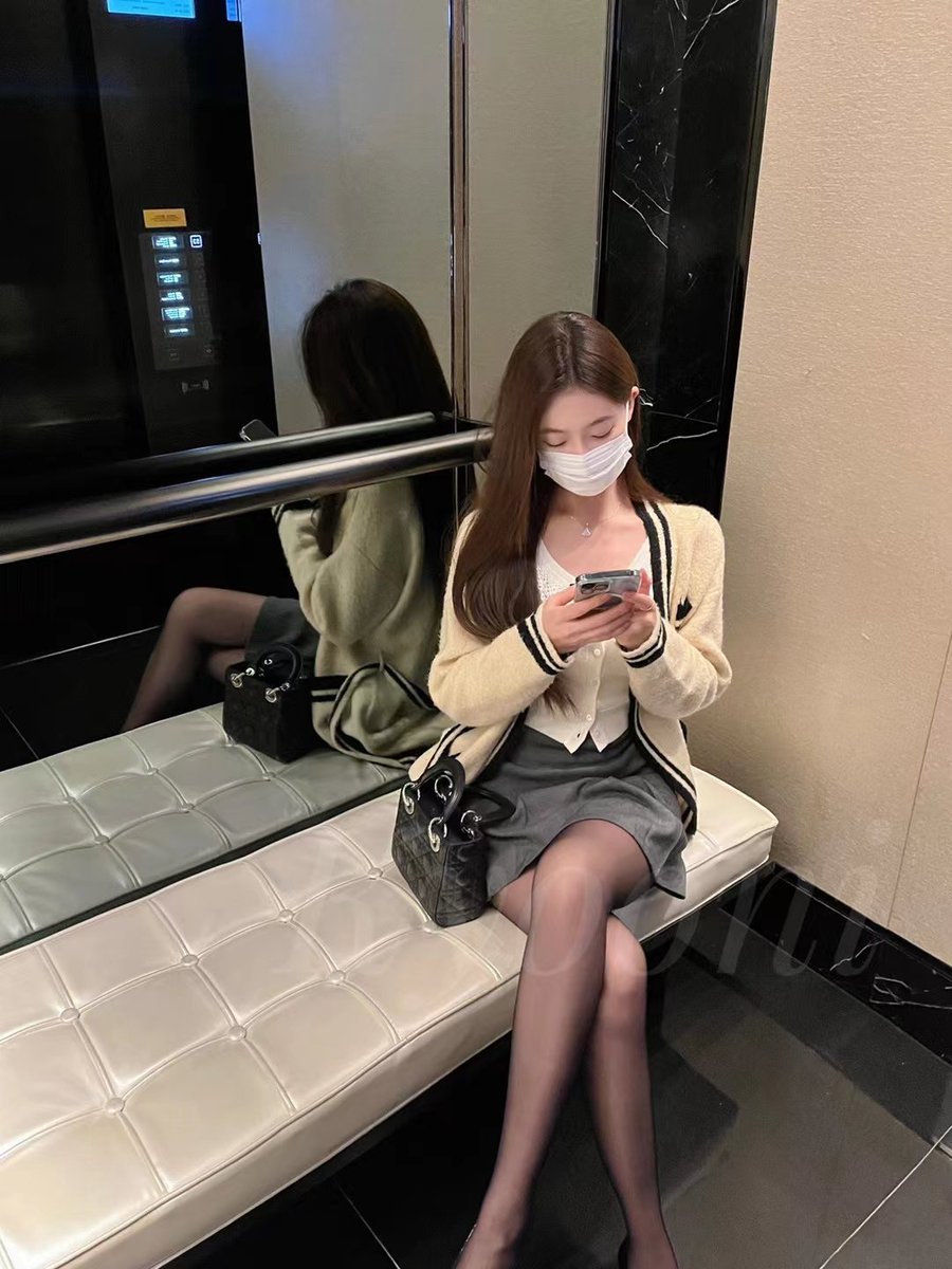 1kynooi's tweet photo. 你好 到几楼? https://t.co/I2LSEPPvK5