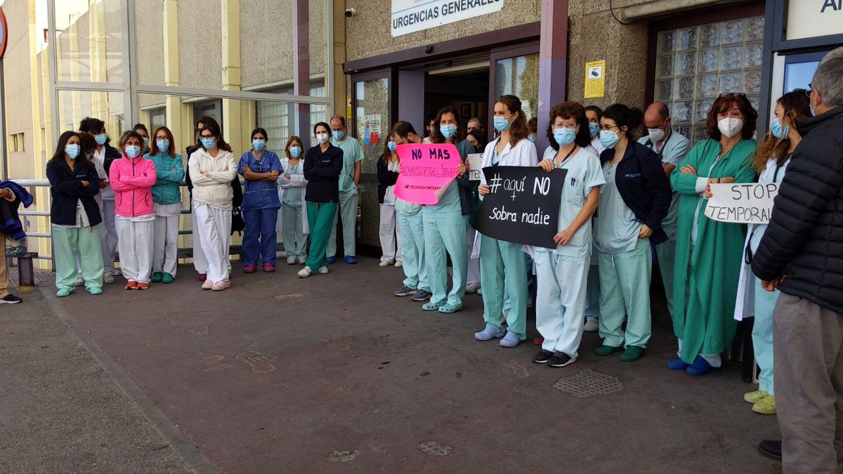 MasGetafe__'s tweet photo. Ayuso despide en marzo a 6.000 sanitari@s de la #SanidadPública en la Comunidad de Madrid.

Hoy acompañamos a nuestr@s sanitari@s de #Urgencias en su parón contra la temporalidad en el #HospitalDeGetafe con el diputado de @MasMadridCM @javierpadillab.

#AquíNoSobraNadie https://t.co/IJMqAg8fPJ