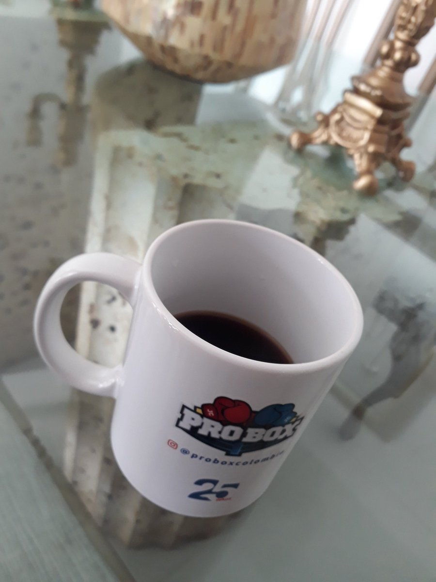 Degustando mi café de la mañana.
Gracias mi hno <a href="/DeviaCamacho/">Juan Carlos Devia Camacho</a> por este detalle, un abrazo campeón. 👊🏼