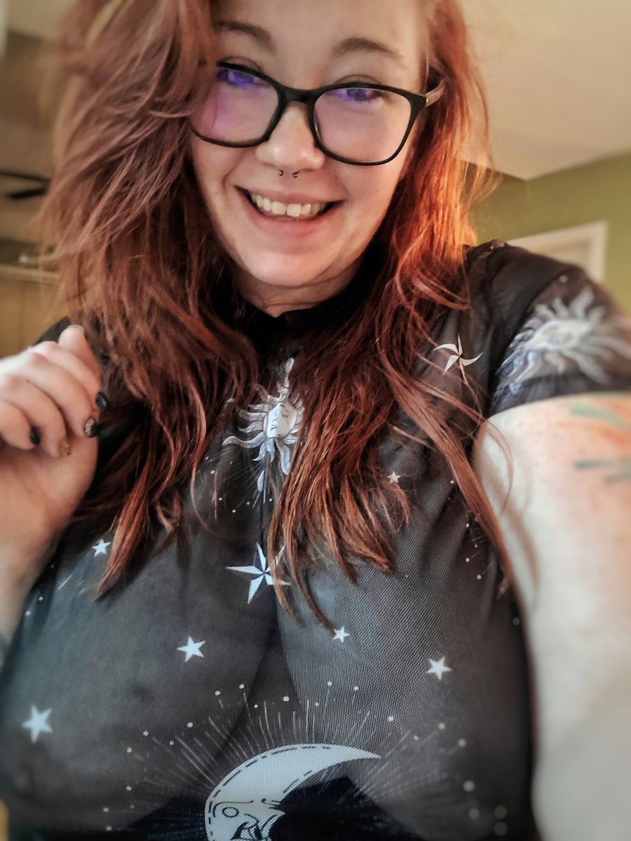 candy_chels's tweet photo. Who doesn't love a see through top! Rock those Skippy clothes big girls. 
#bbw #BBWSLUT #bbwmilf https://t.co/jdJxrDrn4S