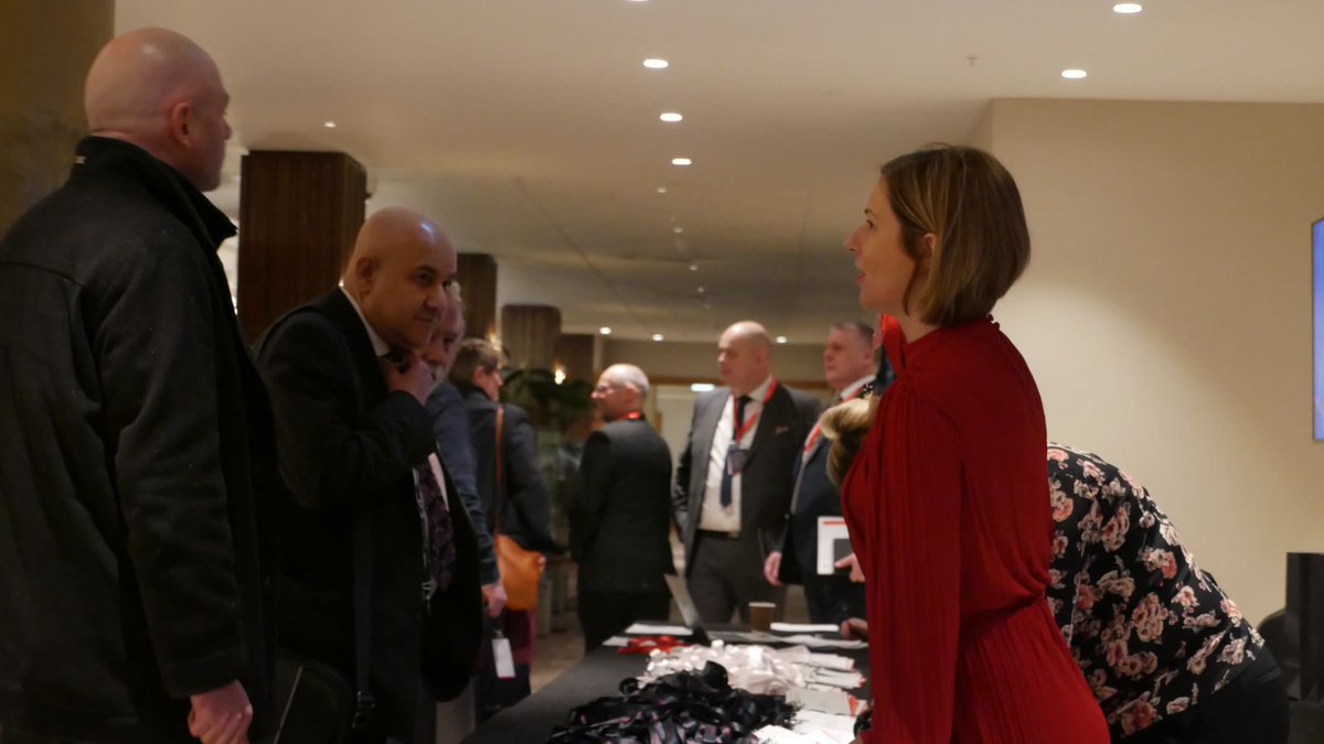 BravoNetworks's tweet photo. The countdown is ON!
Five minutes to go until the conference kicks off. The Hilton is abuzz with activity and our speakers are ready to go.
#bravoconference22 https://t.co/edB0FXA17K