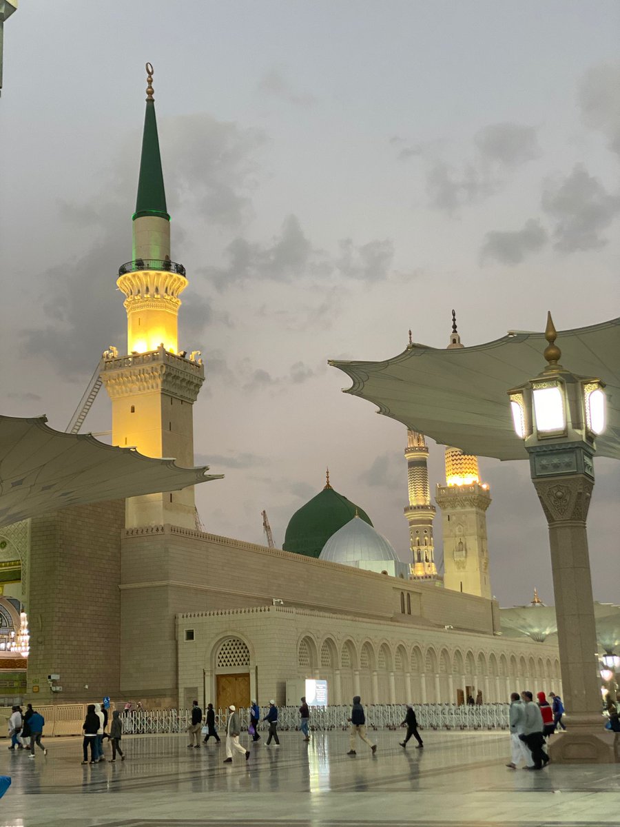 ShaykhSaqib's tweet photo. "An Arab has no superiority over a non-Arab, nor does a non-Arab have superiority over an Arab; also a white has no superiority over a black, nor a black has any superiority over a white - except by piety and good action."

#ProphetMuhammad ﷺ https://t.co/TylS3llYy1