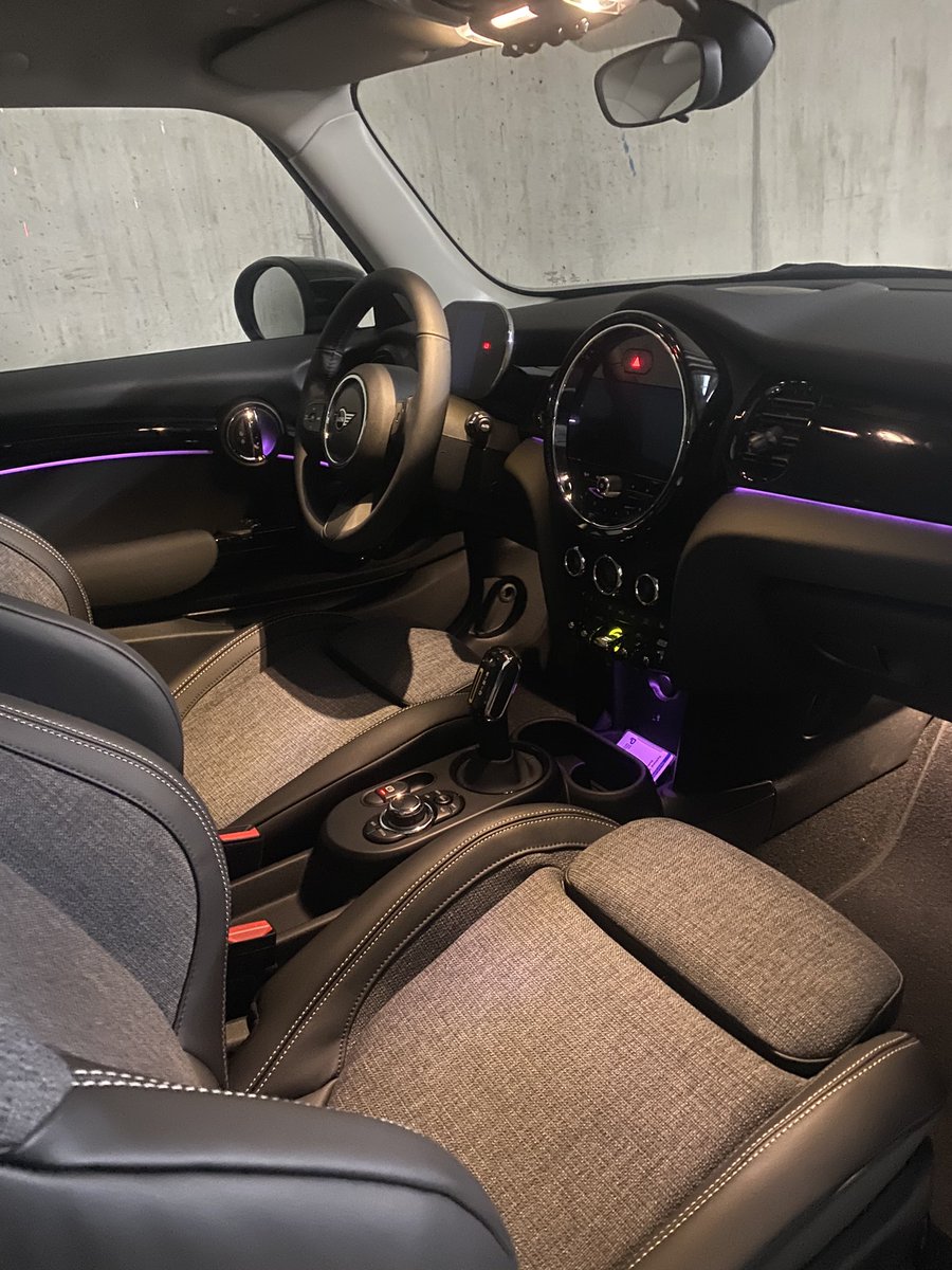 THE_HR_GIRL's tweet photo. @MINI The design and that it‘s full electric.🙌🏼 #minirider https://t.co/CIwaWTzLOn