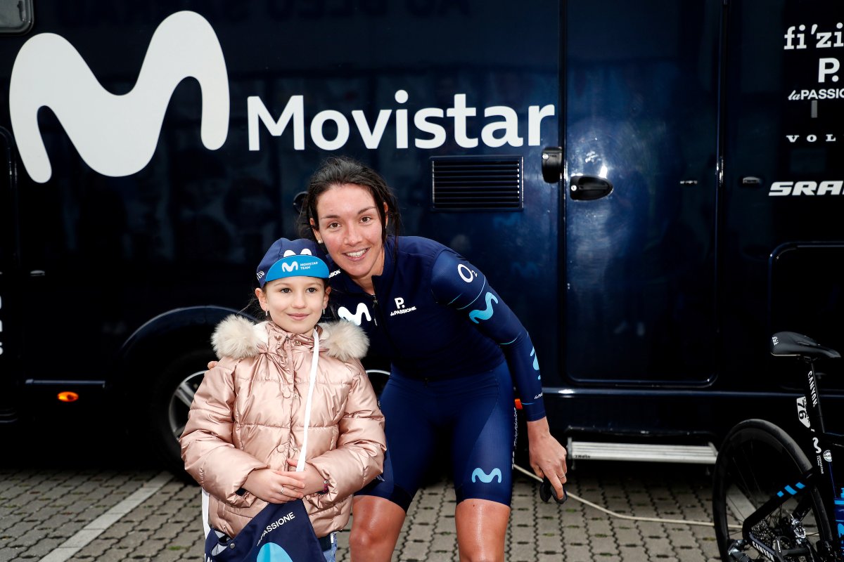 Movistar_Team's tweet photo. 🆙🚴‍♀️ For the first time ever, the women's Movistar Team is leading the world season rankings from @UCI_cycling 😃  → https://t.co/PrMrci5NTg

A nice tribute to the hard work and team spirit from all of our 14 riders + our committed staff 👏💙

#RodamosJuntos | @Telefonica https://t.co/WwVviQRVrw