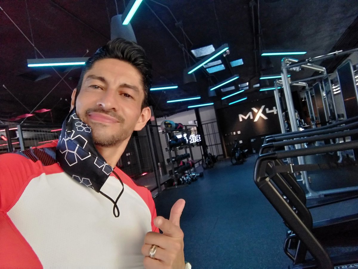 GeovanniDuran74's tweet image. Hoy no te puedes perder #hienergy ya sabes en el 517 de #totalplay a las 7 am  y por supuesto por #HisportsTV #SomosTendencia #actitudpositiva #elmasterdemasters #masfit #dancefit #laleyendadelfitness
