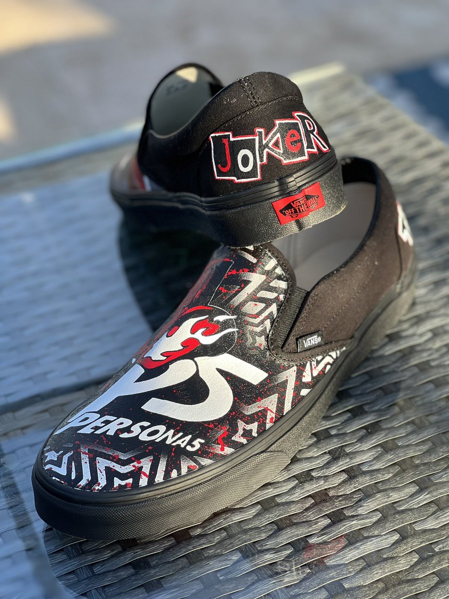 OctaviusDMV's tweet image. So I had my friend make me some custom #Persona5 shoes! These are the final result! They look so good. She did this all by hand too! 

Thank you so much Jazz. She doesn’t have a Twitter but her instagram is here. Check out the other things she’s done.

instagram.com/artbyjazzmyn?u…