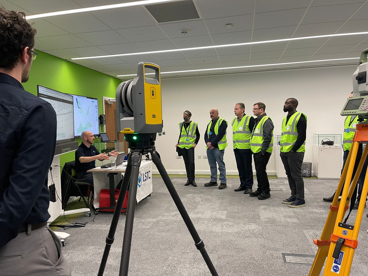 _aurainnovation's tweet photo. INNOVATION STATION 4 - how we’re innovating digital sphere 

Guests are getting hands on with the technology that’s helping drive the fight against climate change, featuring exclusive talks from @Lampada_DS and @LSTCGroup.

#WeAreInnovators https://t.co/HxWTFC0RMD