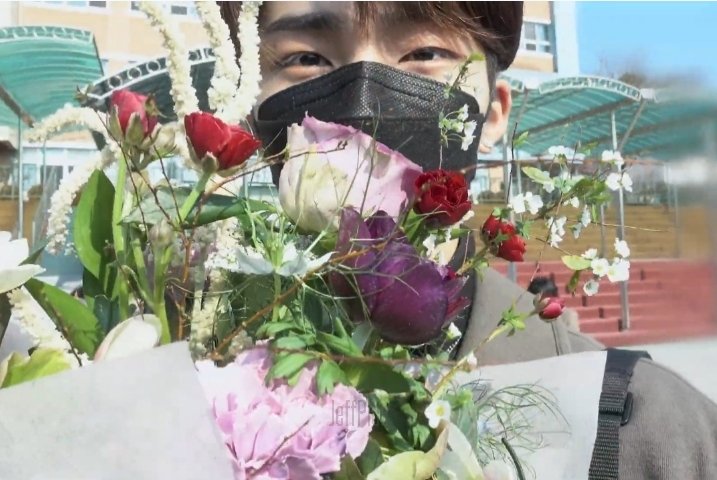 Jeffpicss's tweet image. — Flower Jeff😍

#EPEX #이펙스 #JEFF #제프 #젶프프